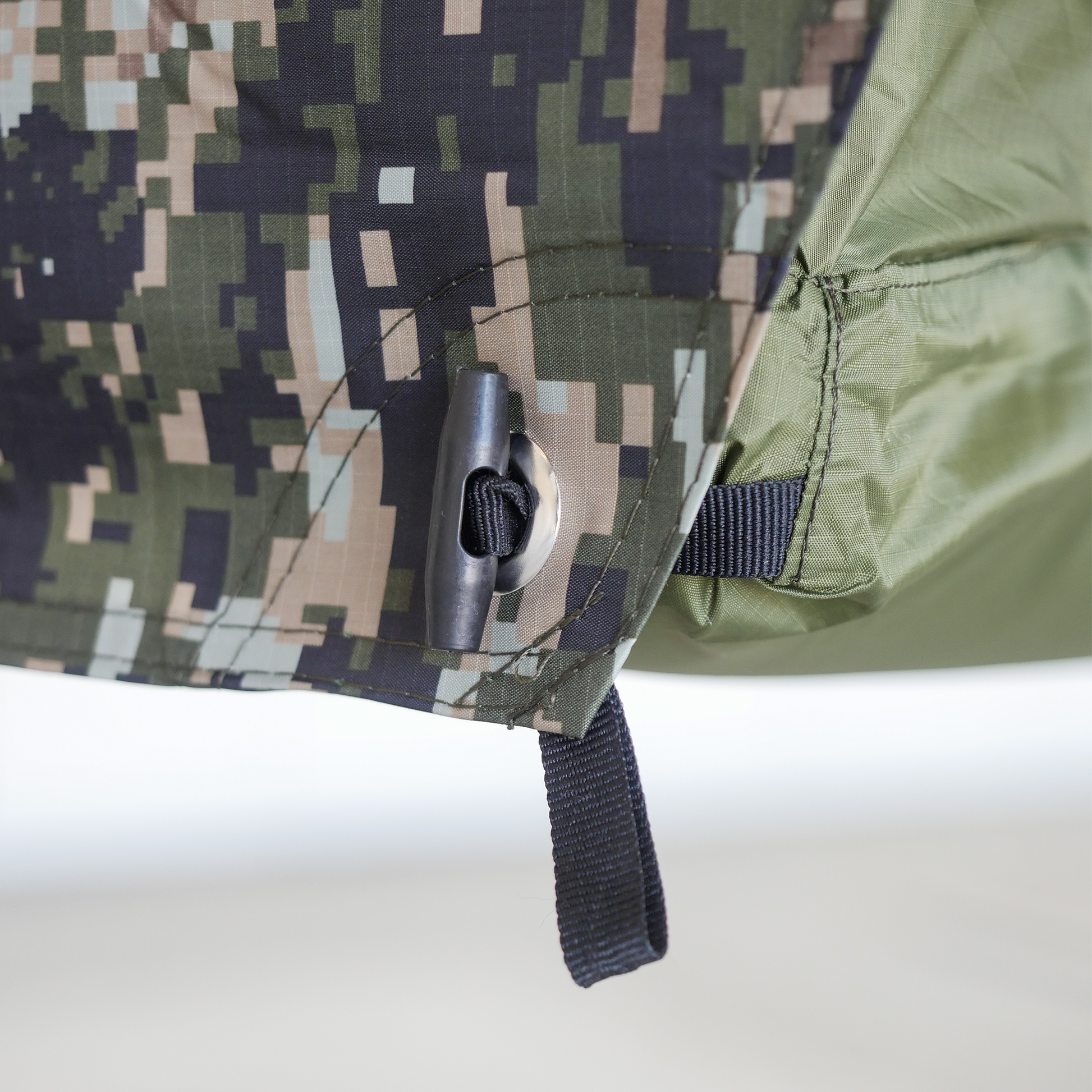 Camping hammock camouflage rainfly details